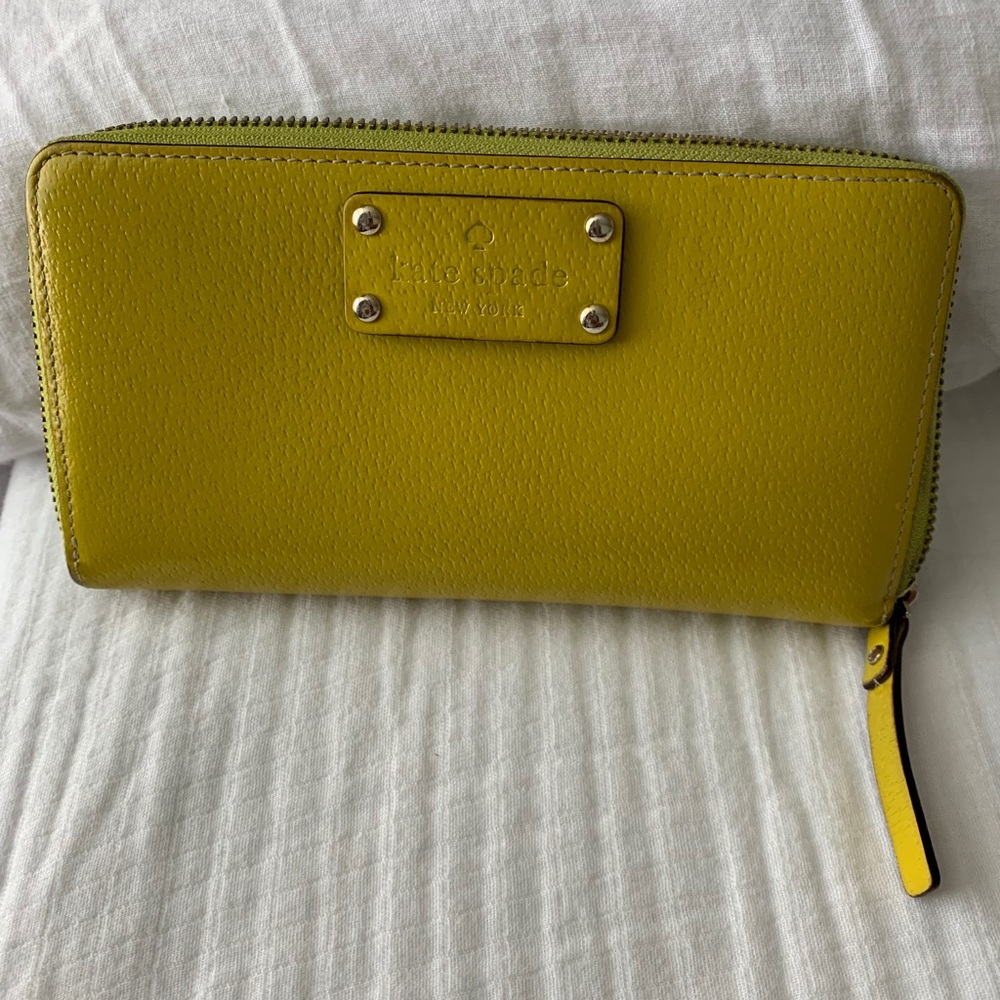 Kate Spade Wallet! - Picture 2 of 5